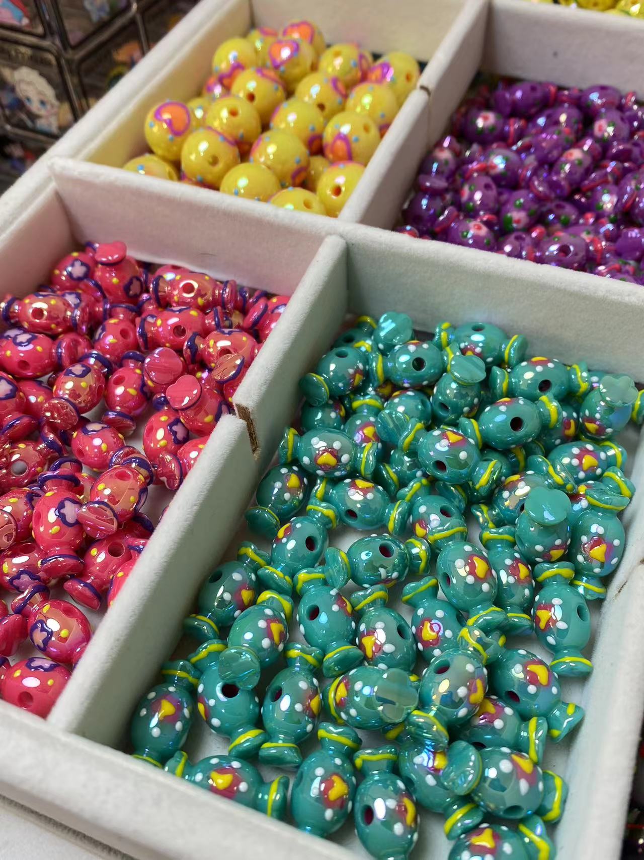 A04 【 HOT SALE】Mix Handmade painting Beads ( Live Packing )